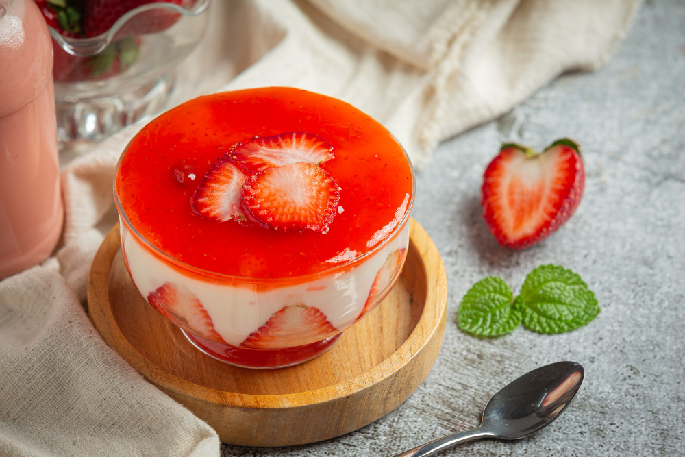 Resep Puding Stroberi Yogurt: Sajian Dessert yang Segar dan Menyehatkan