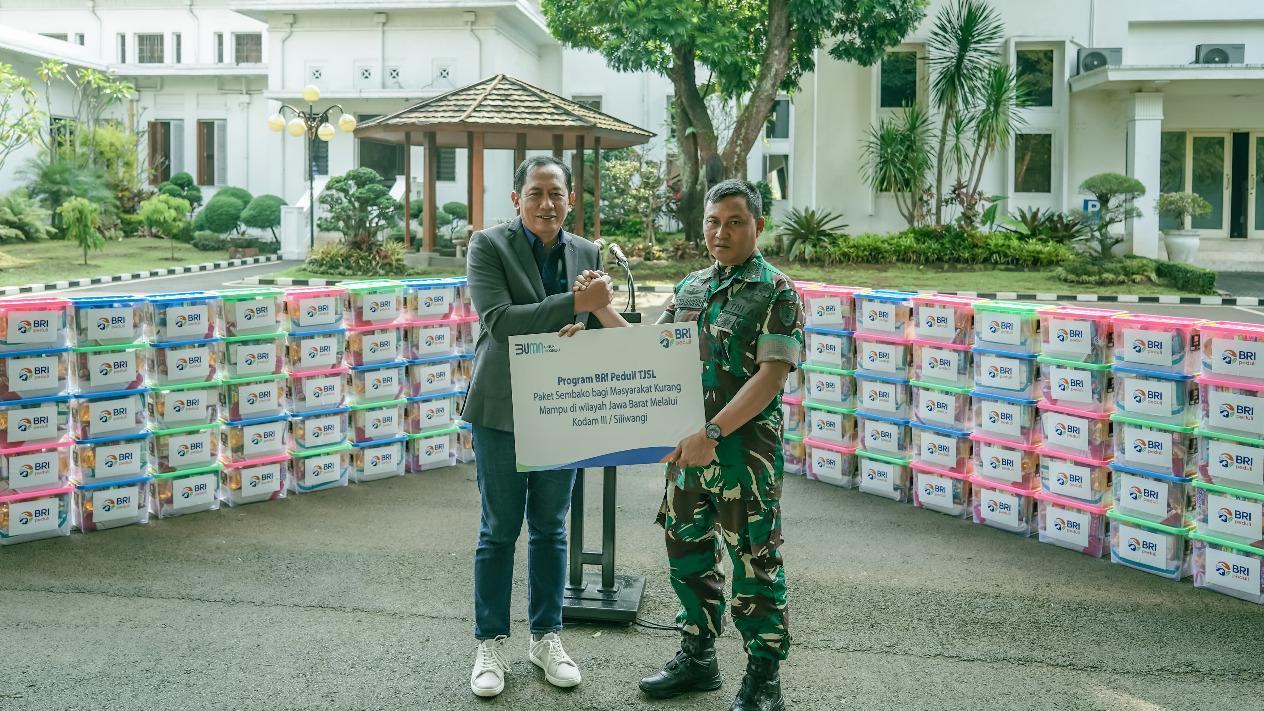 BRI Salurkan Bantuan TJSL Senilai Rp165 Juta untuk Dukung Karya Bakti Kodam III/Siliwangi