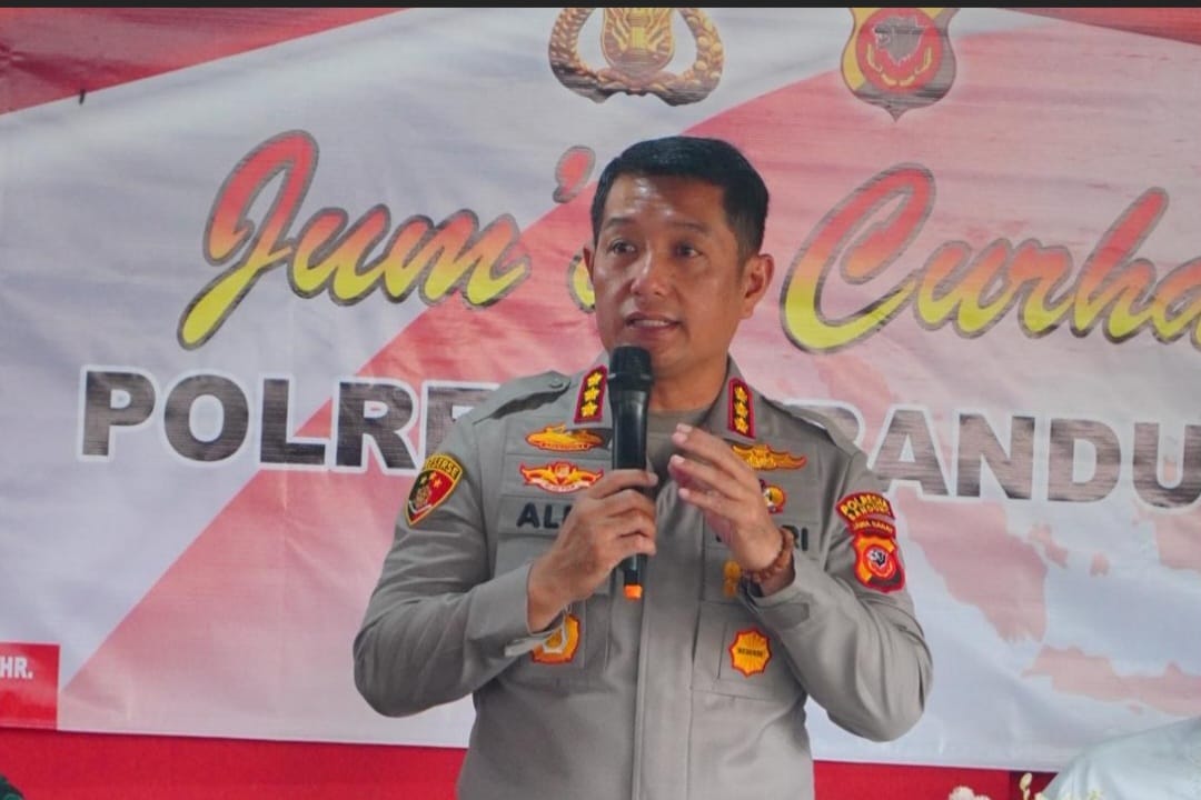 Gelar Jum'at Curhat di Majalaya, Kapolresta Bandung Tegaskan Komitmen Berantas Miras dan Premanisme