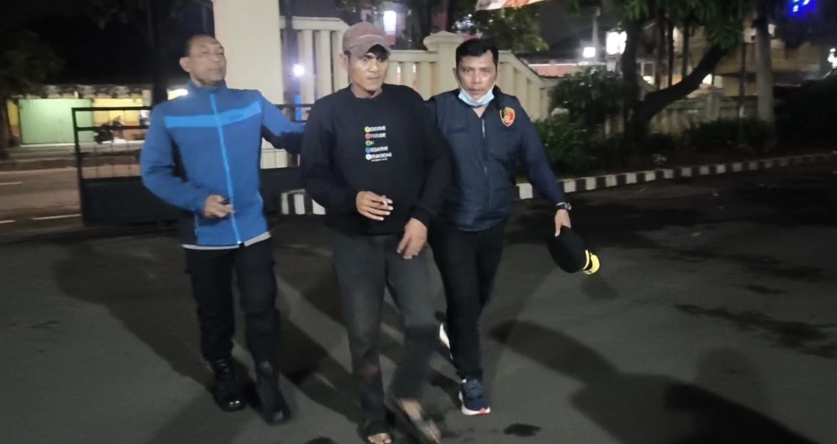 Polsek Cileungsi Tangkap Sopir Angkot yang Nge-fly Saat Berkendara