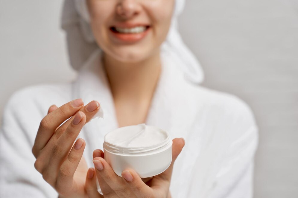 7 Rekomendasi Moisturizer Terbaik untuk Hilangkan Flek Hitam dan Bekas Jerawat