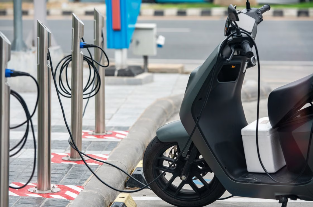 6 Motor Listrik Terbaik 2026, Harga Murah dan Irit Baterai