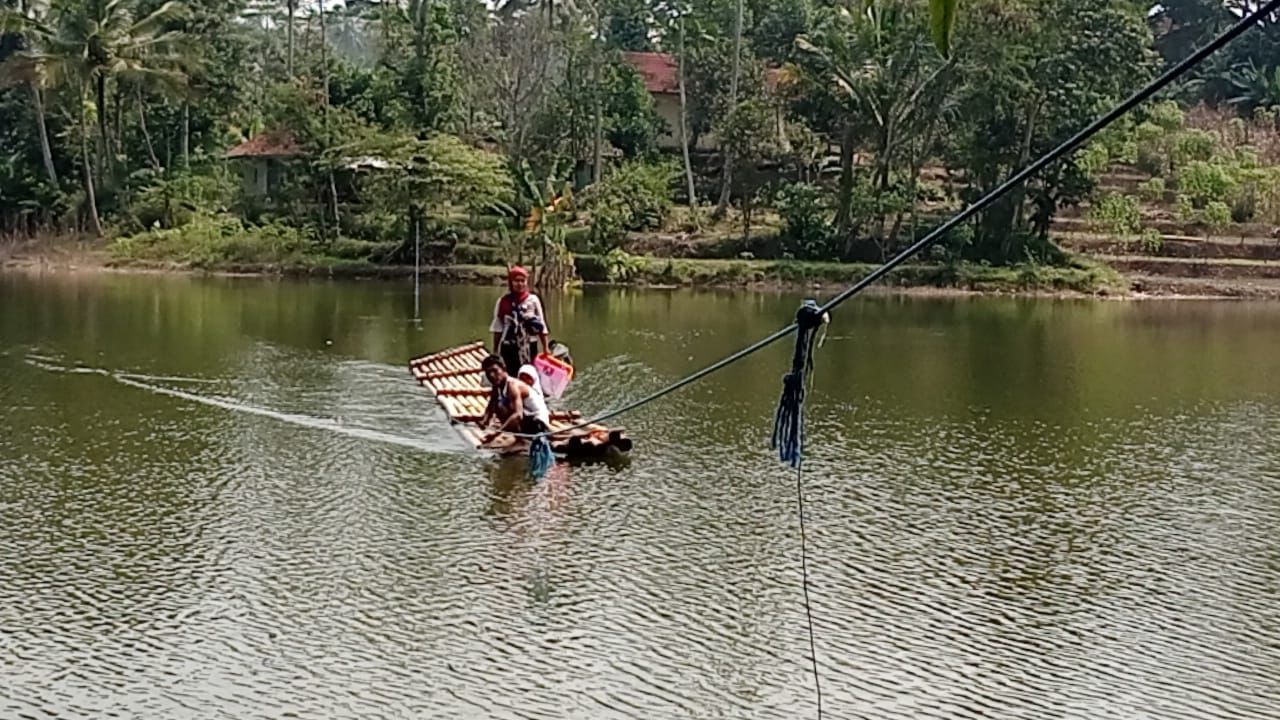 Puluhan Tahun Warga Desa Karanganyar Bandung Barat Terisolasi oleh Waduk Saguling