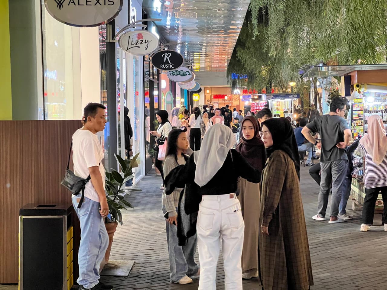 THR Cair, Ciwalk Gelar Late Night Sale dengan Diskon hingga 80% dan Hujan Ribuan Balon Berhadiah