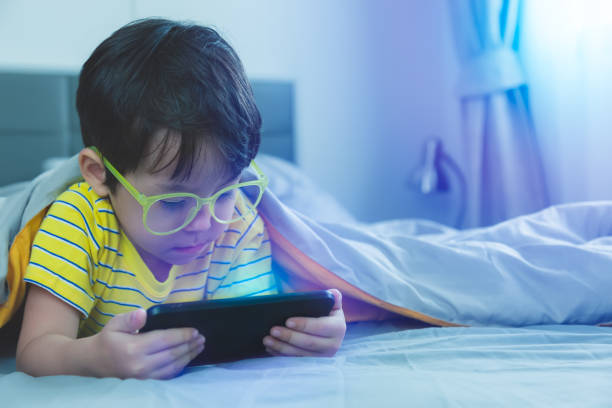 8 Cara Efektif untuk Mencegah Anak Kecanduan Gadget