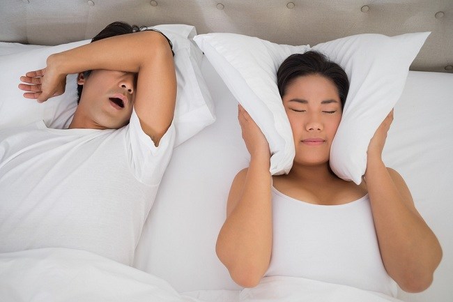 10 Cara Menghilangkan Kebiasaan Ngorok atau Mendengkur Saat Tidur