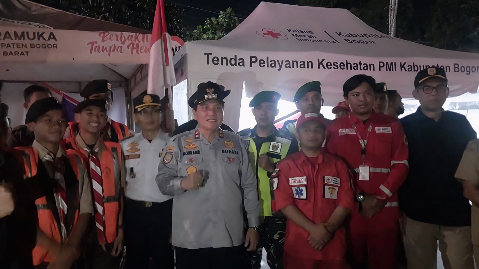 Pj Bupati Bogor Tinjau Langsung Pos Pengamanan Malam Pergantian Tahun di Simpang Gadog