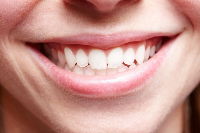 8 Cara Merawat Gigi Agar Terhindar dari Karang Gigi