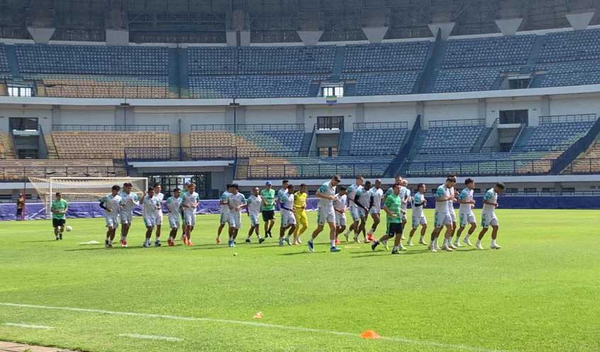 Pelatih Persib Bicara Opsi Lakukan ‘Heavy Rotation’ untuk Laga Melawan Madura United