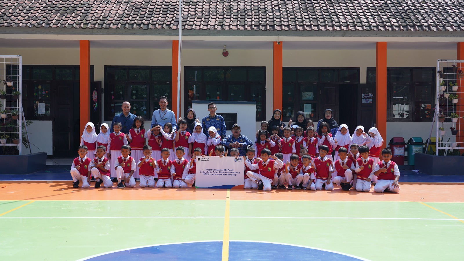 BRI Peduli Salurkan Program 'Ini Sekolahku' 2025 di Bandung, Perkuat Komitmen terhadap Pendidikan Dasar