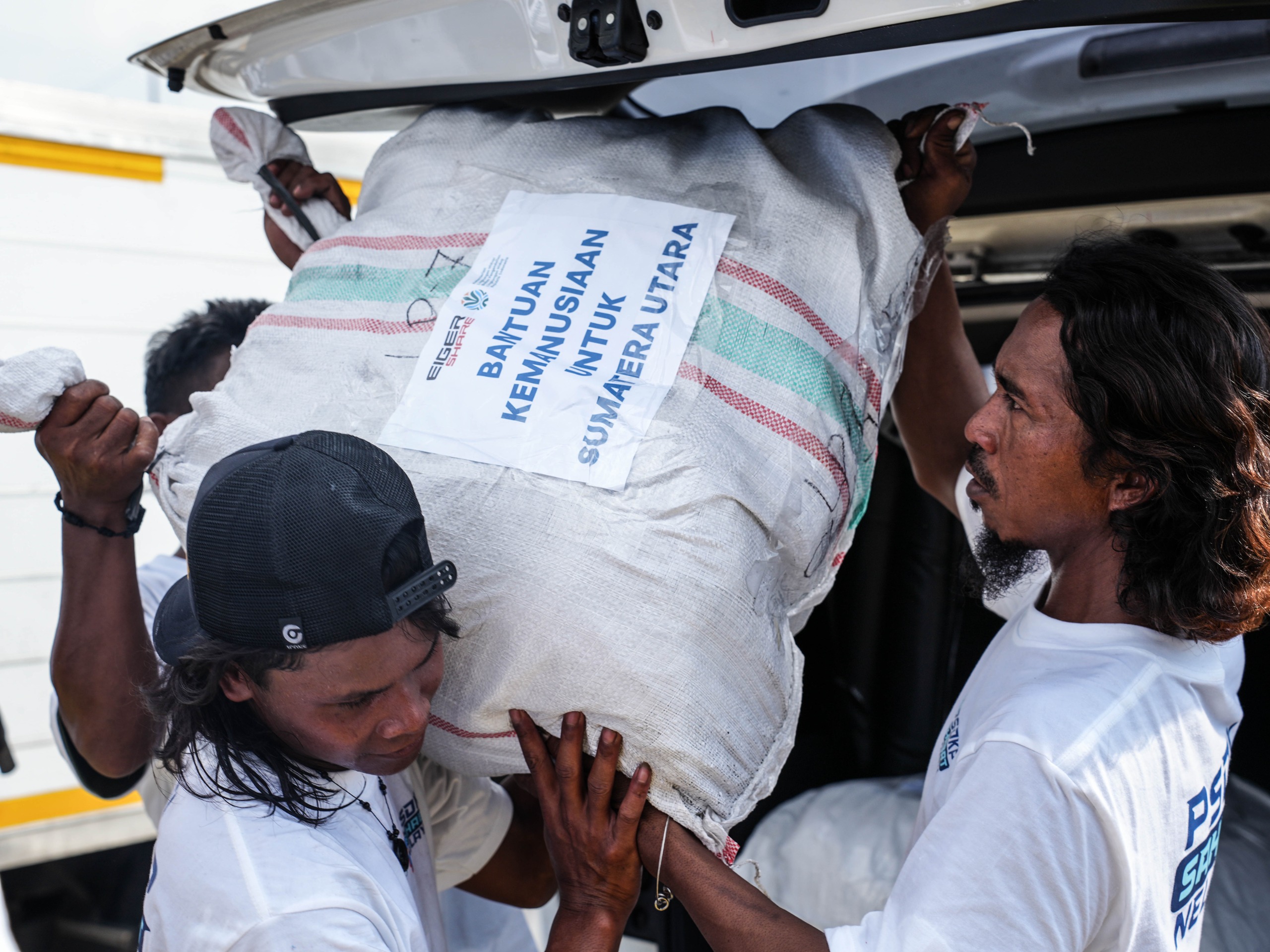 Bersama Pulihkan Aceh dan Sumatra: EIGER Adventure Salurkan 5 Ton Bantuan Pakaian bagi Para Korban