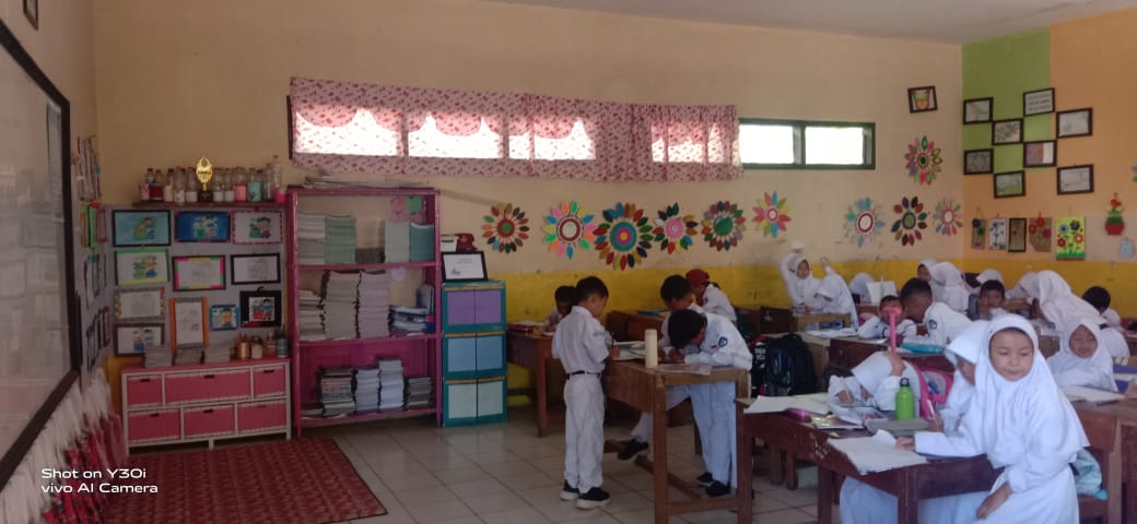 Keadaan yang kurang menjadikan SDN 2 Cipanas menjadi lebih Kreatif.