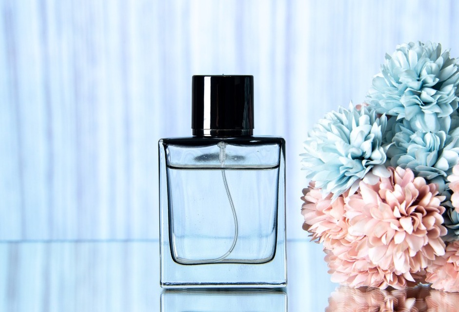 7 Rekomendasi Parfum Wanita Tahan Lama di Bawah 50rb an Aja! Aroma Tahan Lama dan Terjangkau