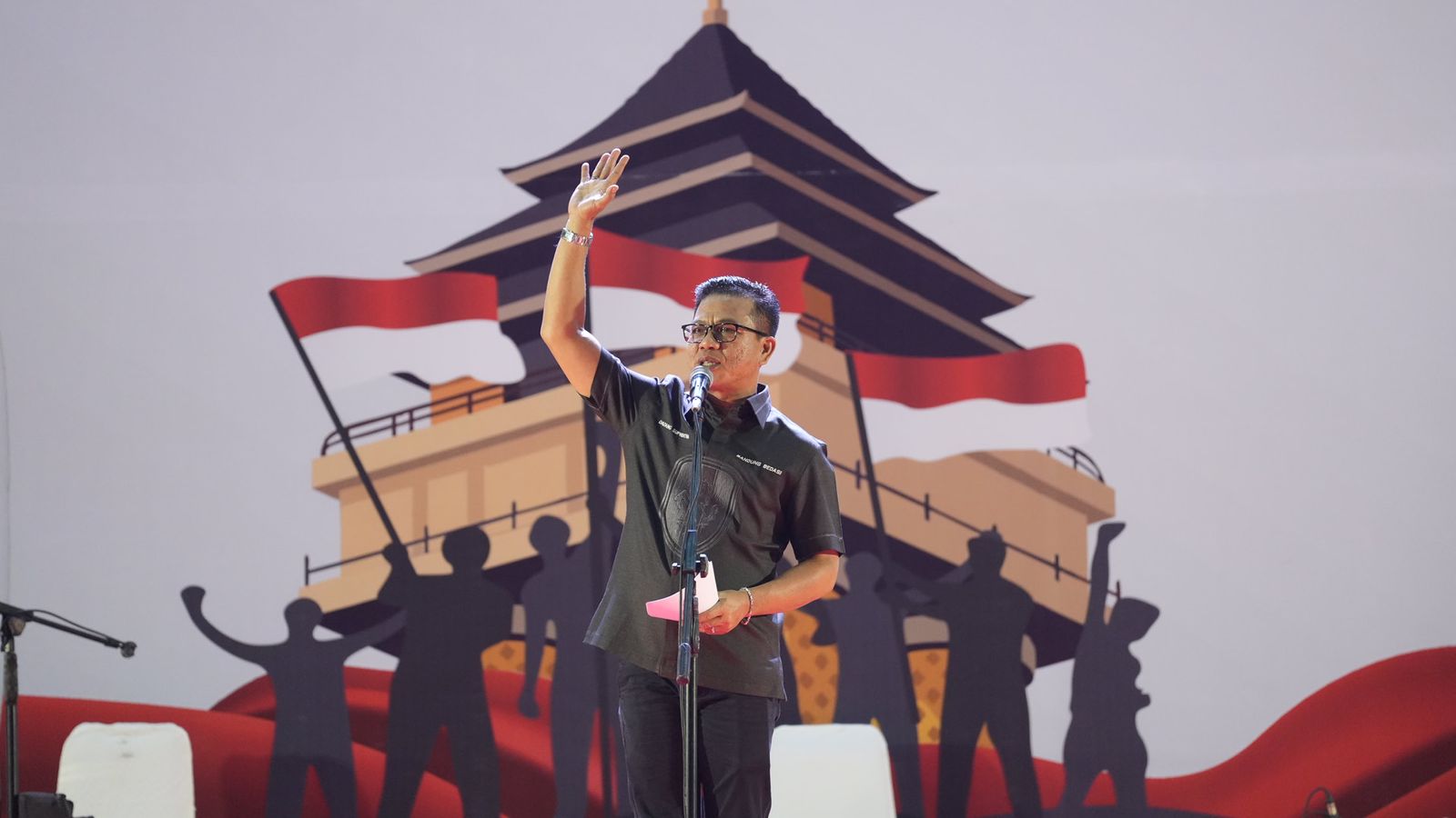 Semua Petugas Upacara HUT RI ke-80 Dapat Hadiah Beasiswa dari Bupati Bandung