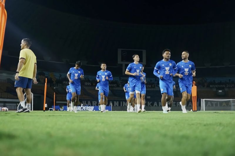 Persib Tanpa Dua Bek Andalan Hadapi Semen Padang, Marc Klok Siap Tampil Maksimal