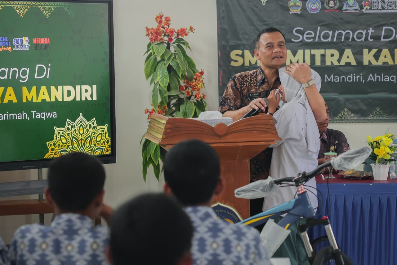 Tangis Haru Valentina dan Kisah Kebermanfaatan Program Sekolah Kemitraan Pemprov Jateng