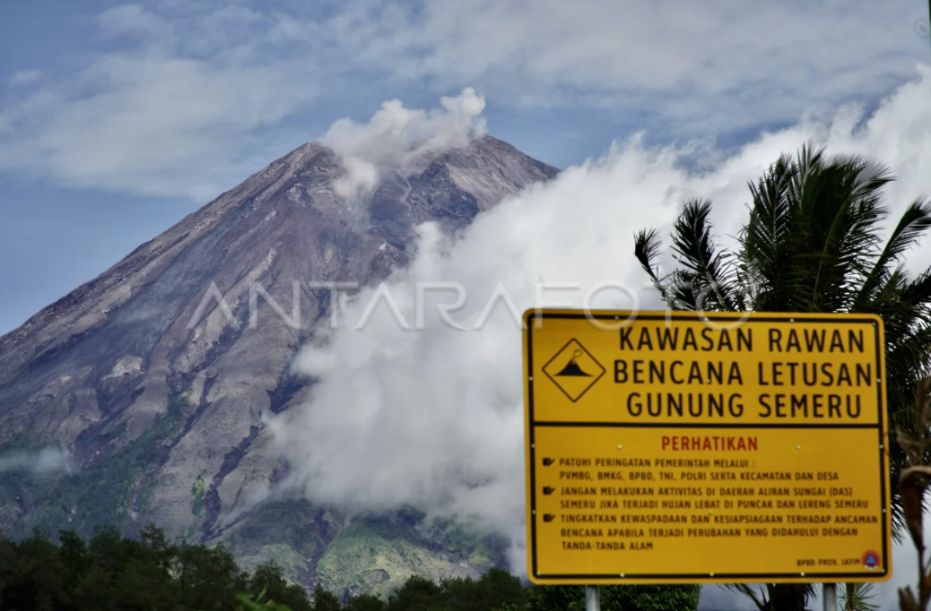 Berubah Status Siaga, Gunung Semeru Alami Gempa Letusan Sebanyak 19 Kali