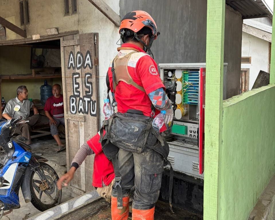 Telkom Akses Gerak Cepat Pulihkan Jaringan Terdampak Banjir dan Longsor di Sumatera