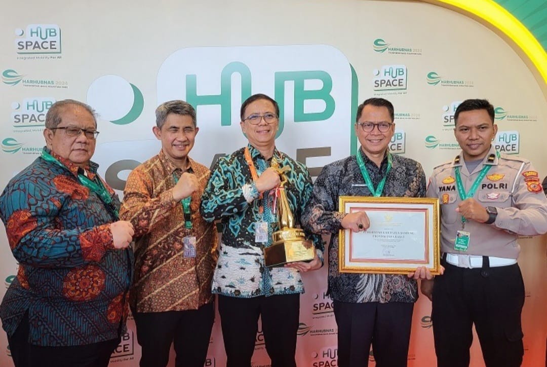 Tata Kelola Transportasi Dinilai Baik, Bupati Bandung Sabet Piala Wahana Tata Nugraha dari Kemenhub RI