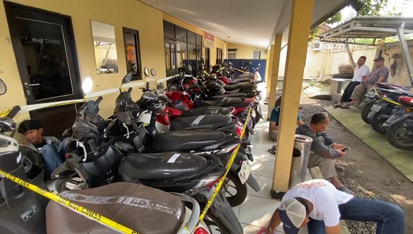 Polsek Gunung Putri Amankan 82 Motor Hasil Tarikan Debt Collector Ilegal