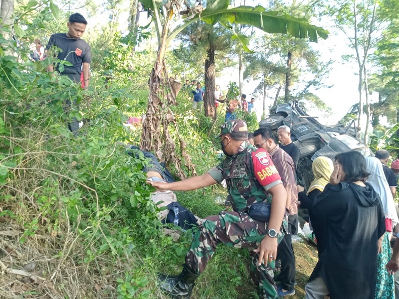 Bawa 27 Penumpang, Mobil Terjun Masuk Jurang Sedalam 100 Meter, Begini Kondisi Korban