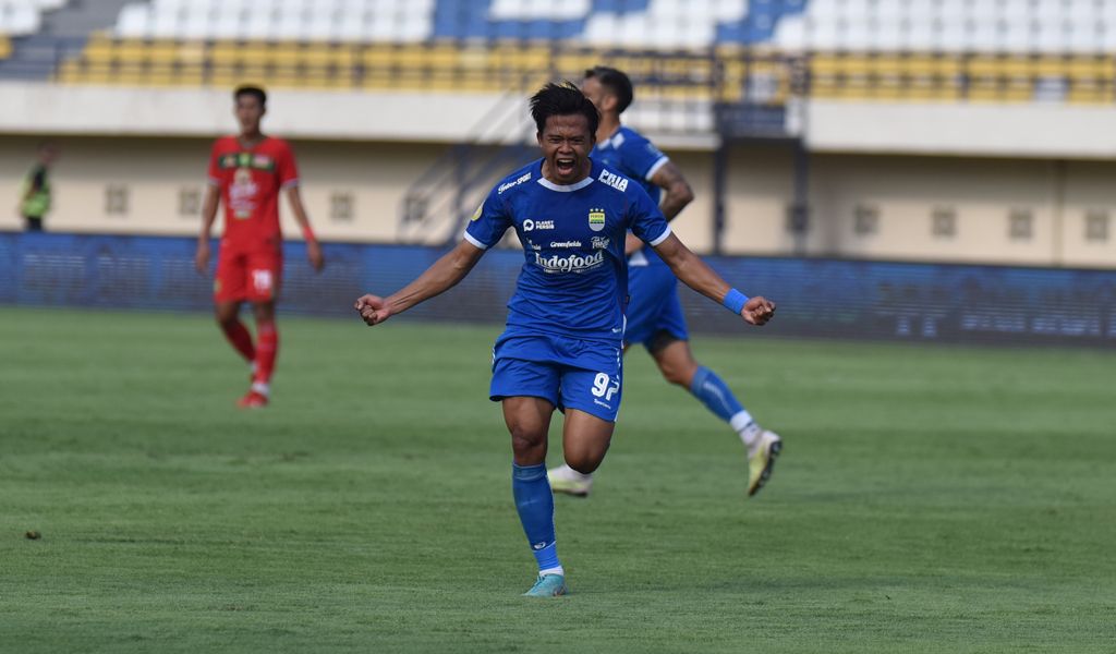 Hasil Liga 1 Hari Ini: Persib Jadi Pawang Pertama, Persebaya Akhirnya Kalah