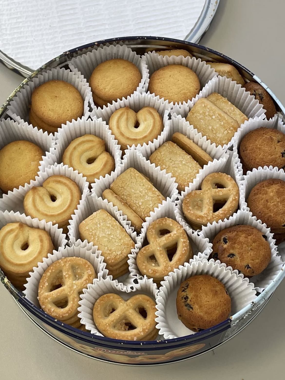 Panduan Anti Zonk, Cek 10 Kue Kaleng Lebaran Penuh Padat yang Layak Dibeli