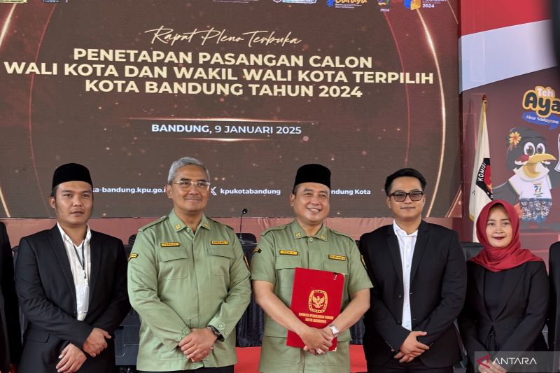 Resmi! KPU Bandung-Jabar Tetapkan Farhan-Erwin Sebagai Pemenang Pilkada 2024