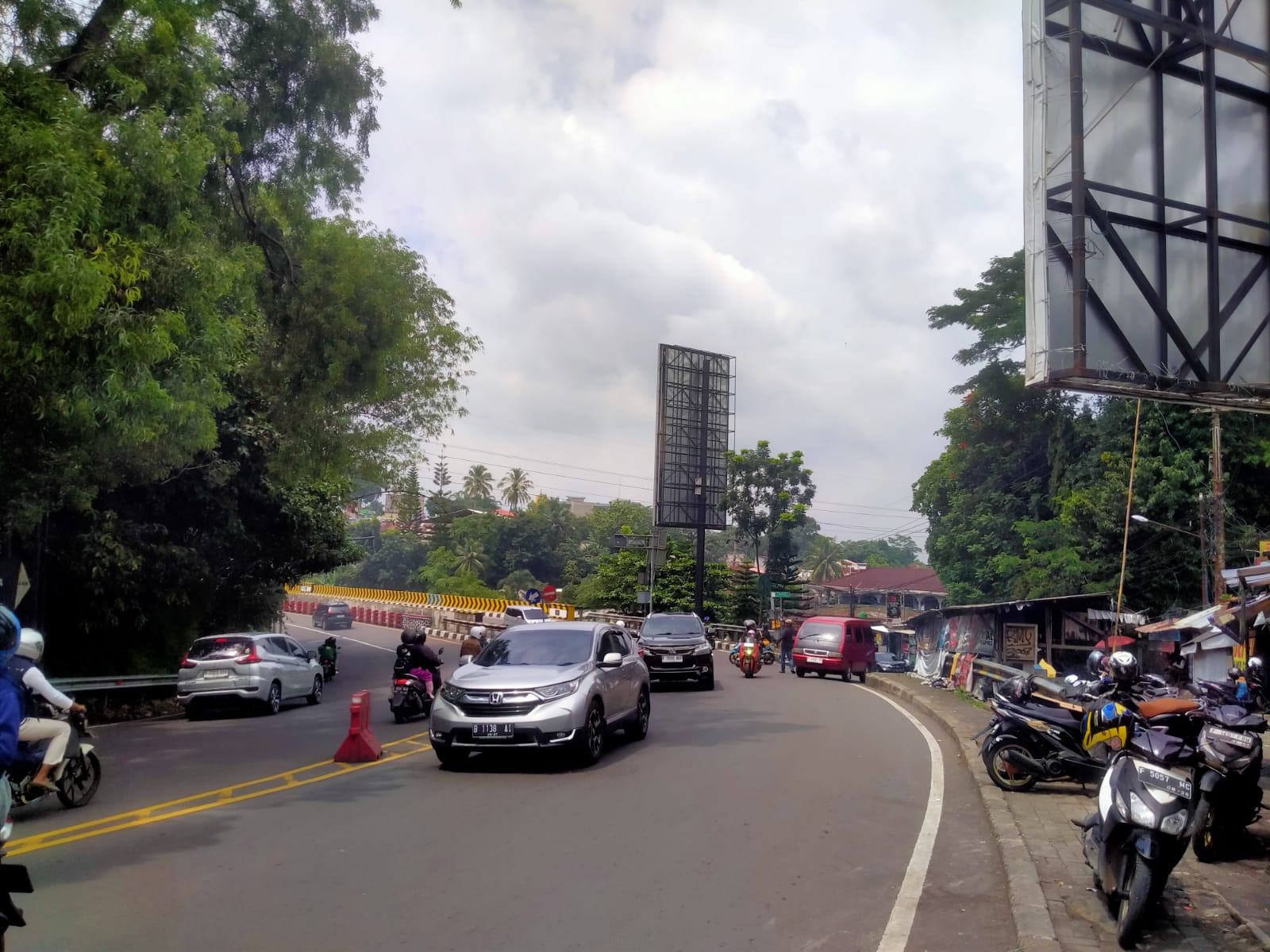 Polisi Terapkan Ganjil Genap, 5 Ribu Kendaraan Masuk Kawasan Puncak   