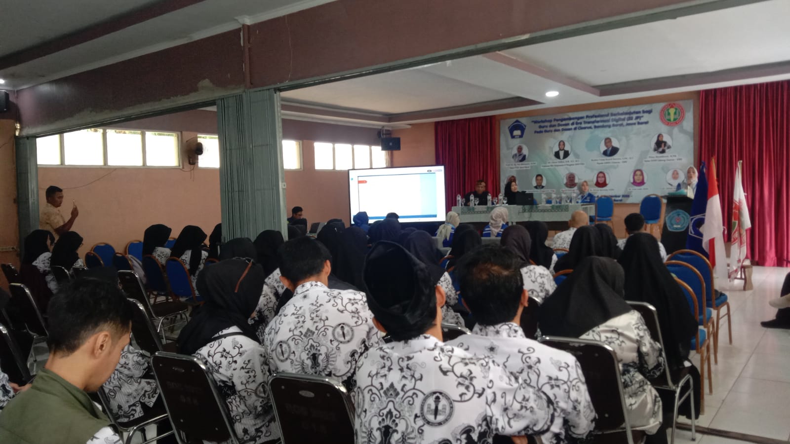 SMKN 1 Cisarua Terus Tingkatkan Mutu Pendidikan Lewat Inovasi, Lomba, dan Revitalisasi Sarana