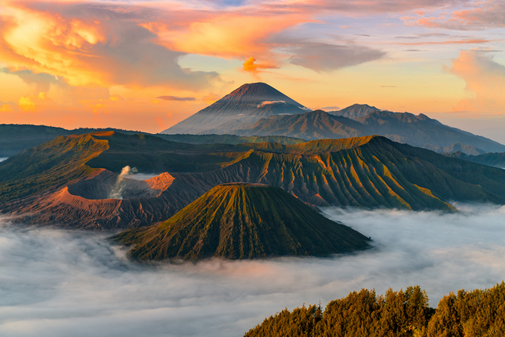 Menikmati Indahnya Alam dari Atas Gunung Rinjani