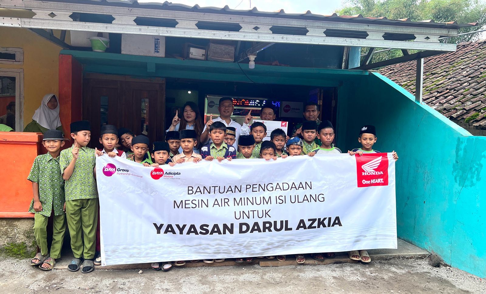 Melalui Honda Bikers Day, Daya Group dan DAM Berikan Bantuan Mesin Air Minum untuk Yayasan Darul Azkia