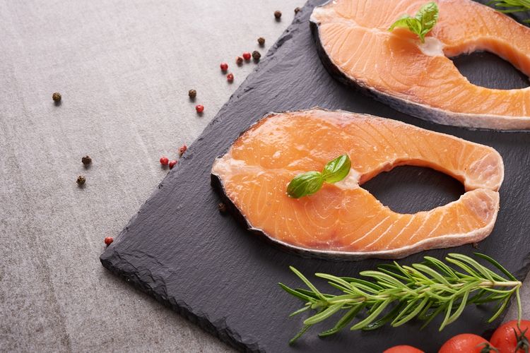 5 Manfaat Ikan Salmon Untuk Kesehatan Bayi, Baik untuk Menu MPASI !