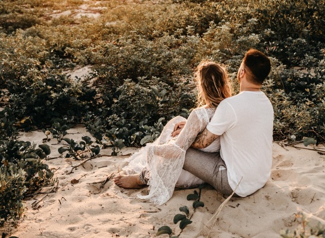 12 Ide Lokasi Foto Prewedding yang Romantis dan Elegan