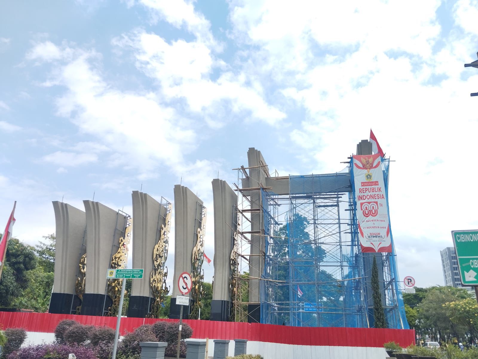 Ada Mahkota Binokasih di Tugu Lawang Kori Kabupaten Bogor yang Segera Rampung