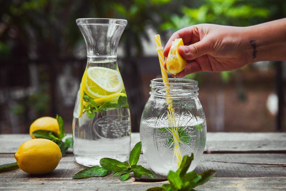 Resep Infused Water Lemon yang Sehat dan Menyegarkan