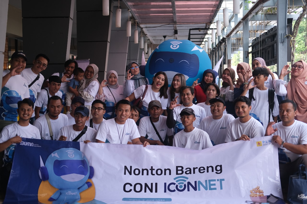 Terus Dekat dengan Pelanggan, ICONNET Lanjutkan Road Show Nobar Bareng NetIcon di Garut