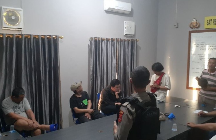Polisi Sukabumi Selamatkan ABK Asal NTT Dan Sembilan Turis dari Laut