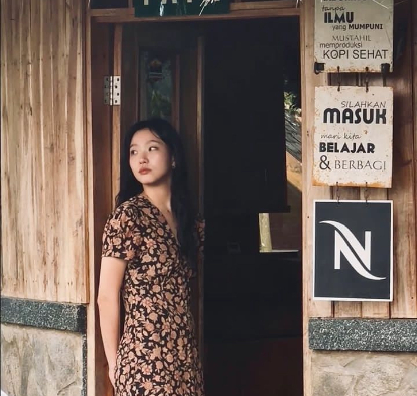 Curi Perhatian Warga, Kim Go Eun Bagikan Potret Sedang Syuting di Garut