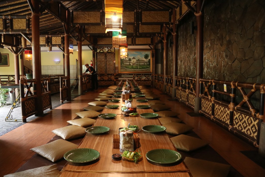 10 Resto Sunda yang Paling Legend dan Wajib Dikunjungi