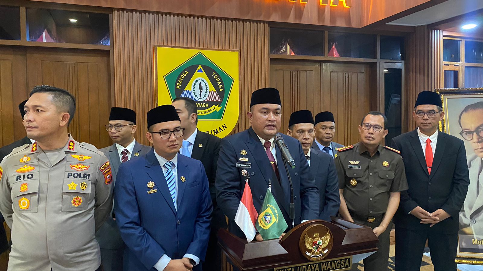 Bupati Bogor Rudy Susmanto Lantik 13 Pejabat Eselon II Kabupaten Bogor