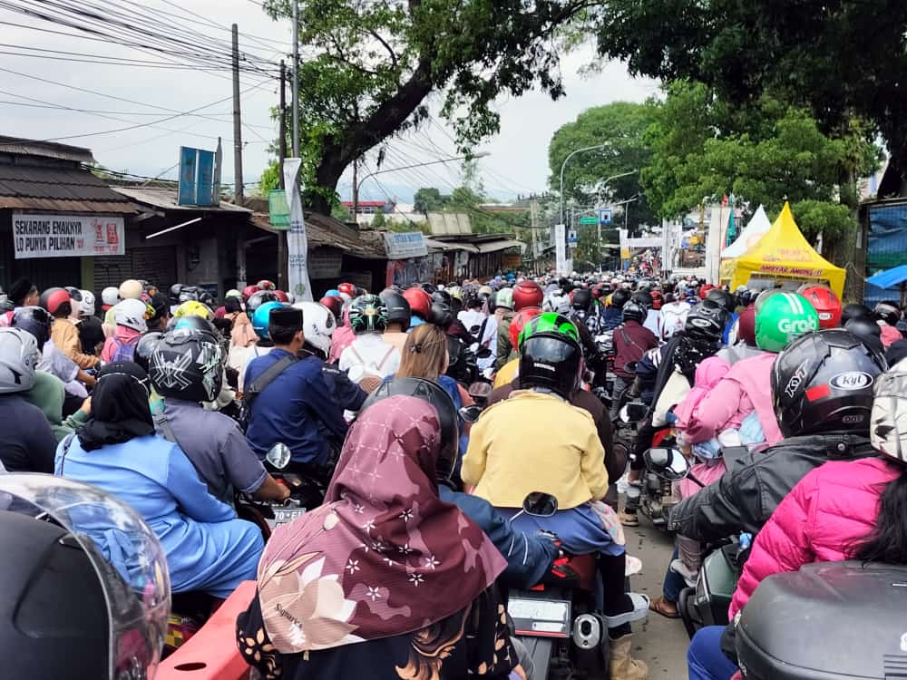 Hari Lebaran, Jembatan Bailey Cikereteg Macet