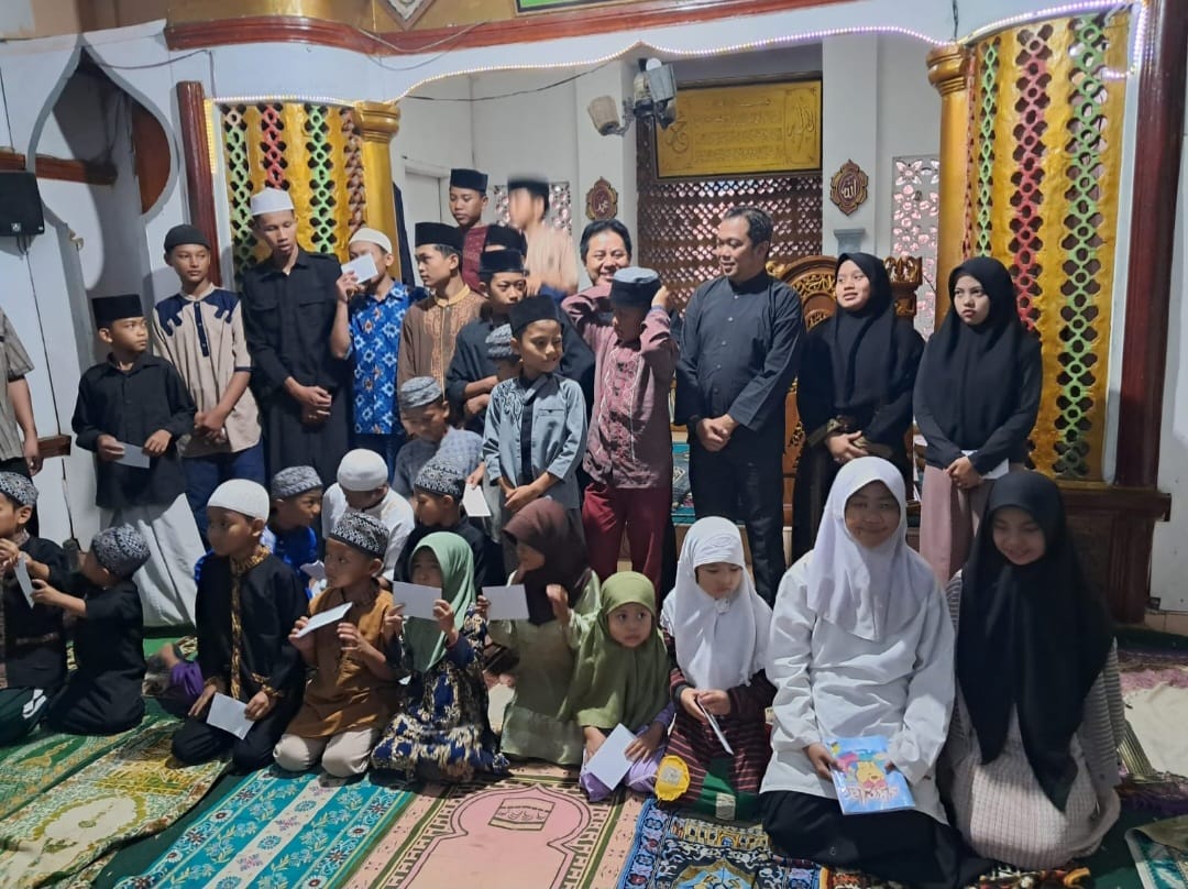 Syukuran Pilkada Beres Tanpa Ekses, DPUTR Kabupaten Bandung Santuni 30 Anak Yatim Piatu di Soreang