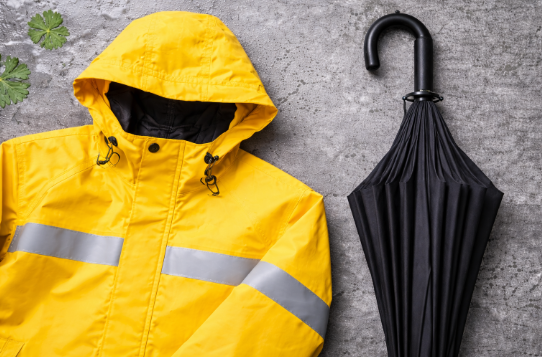 10 Daftar Barang Wajib Saat Musim Hujan, Anti Basah dan Tetap Siap