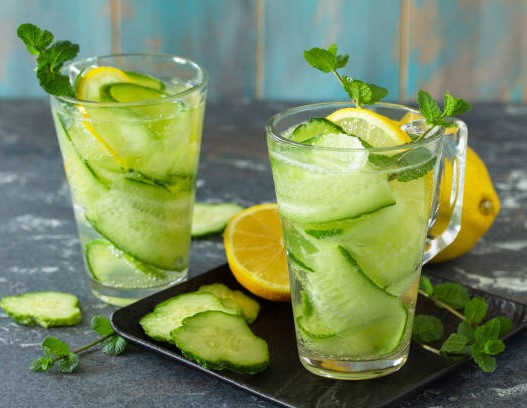 7 Manfaat Minuman Lemon dan Mentimun untuk Menurunkan Berat Badan secara Alami