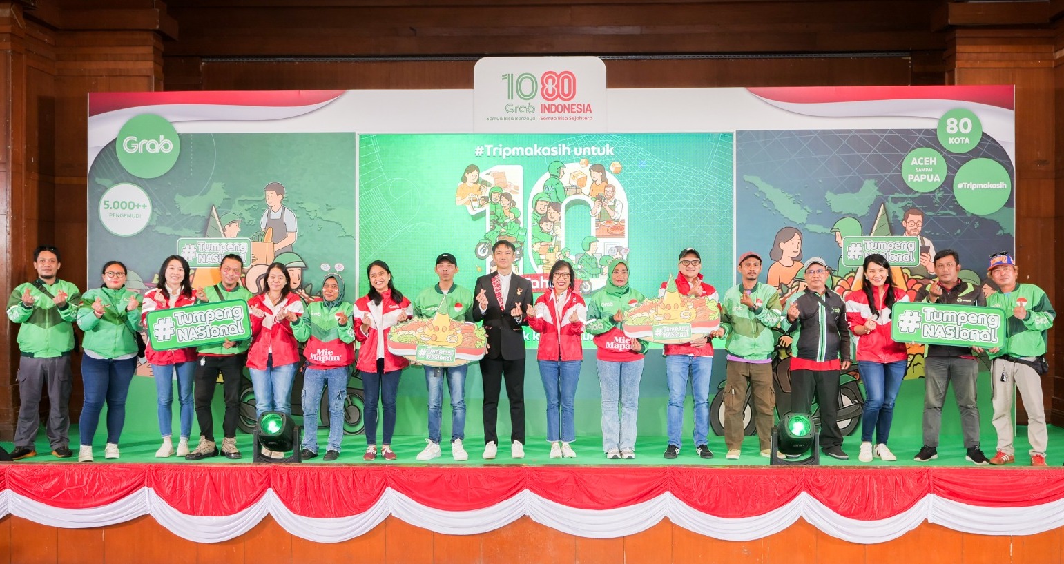 Grab Pecahkan Rekor Dunia Melalui MURI dengan Lebih Dari 5.000 Mitra Pengemudi Menghias Tumpeng di 80 Kota