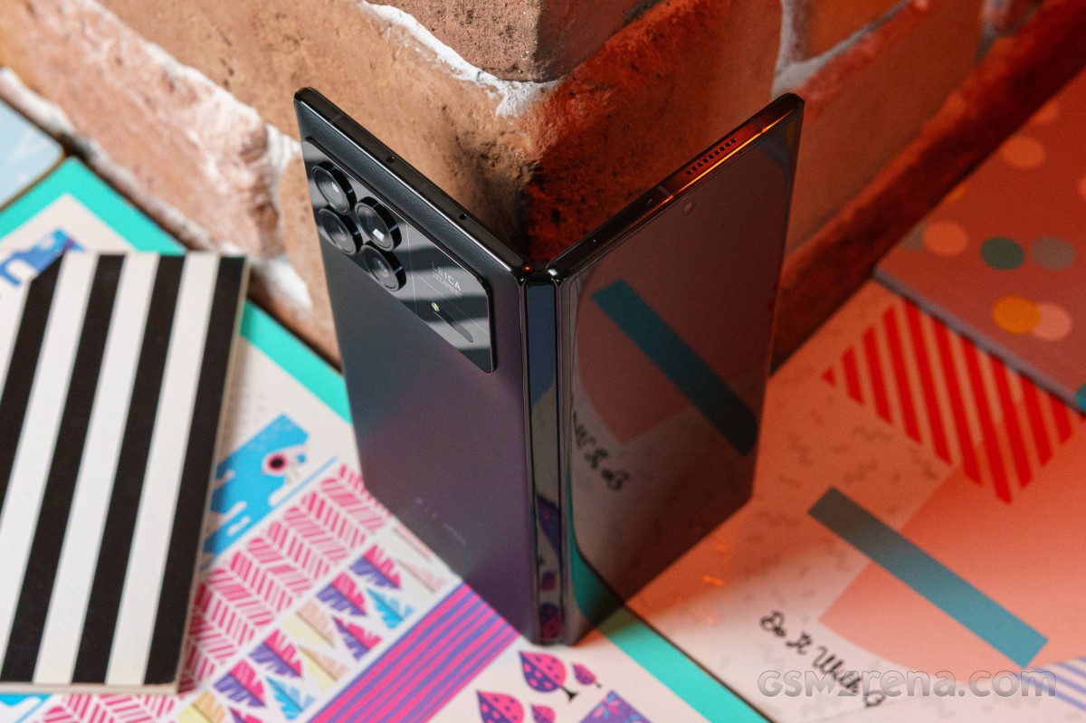 Xiaomi Mix Fold 4 Tawarkan Performa Super Cepat dengan Snapdragon 8 Gen 3 dan RAM 16GB