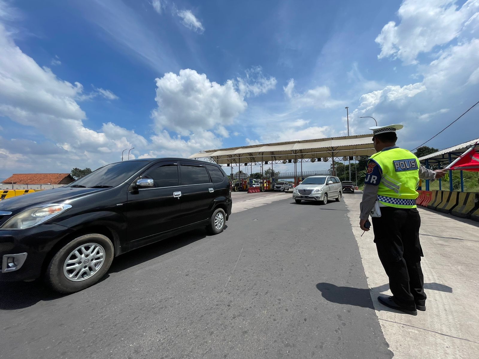 Arus Balik di Tol Cileunyi Lancar