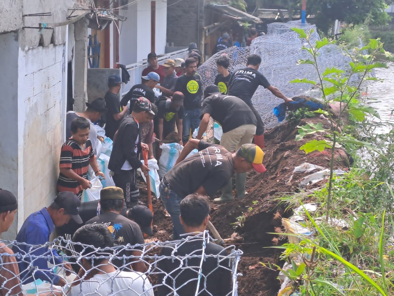 Sampaikan Apresiasi Kinerja Bupati Bandung, Kini Warga Kampung Lamajang Dayeuh Kolot Bebas Banjir