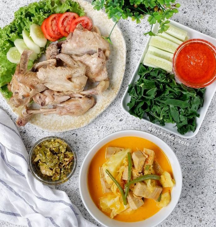 Resep dan Cara Membuat Ayam Pop Khas Padang yang Super Lezat